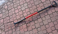 Widły na trzonku metalowym