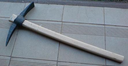 Kilof dwustronny 2,5 kg oprawiony