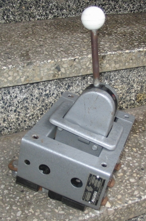 Rozłącznik Wyłącznik Agregat / Sieć ŁPZ 13 100A